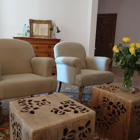 Colonna 4 Bedroom 마노스크