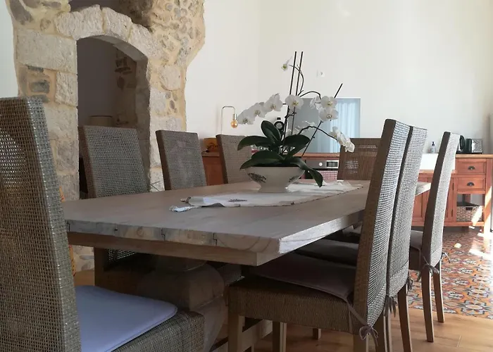 Colonna 4 Bedroom Διαμέρισμα *